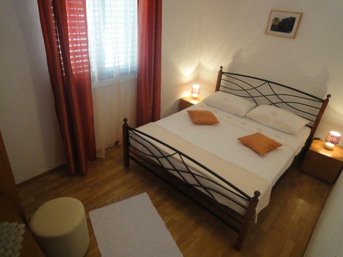 Apartments Villa Ana ドゥルヴェニック・マリ エクステリア 写真