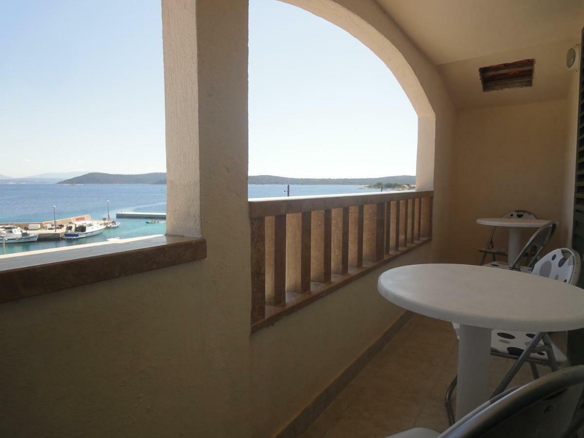 Apartments Villa Ana ドゥルヴェニック・マリ エクステリア 写真
